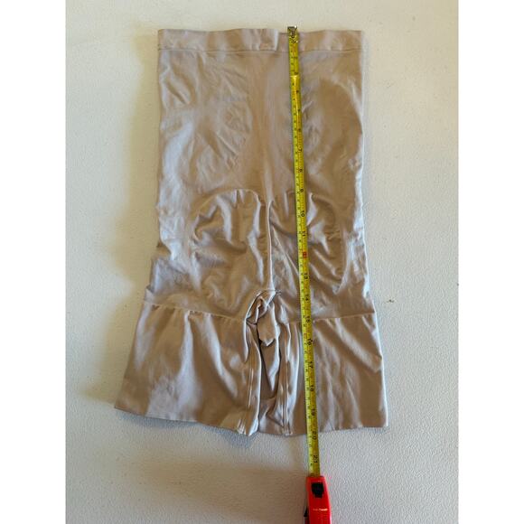 Spanx Higher Power Short Mid-Thigh Body Shaper Sz M Nude Soft Beige High Waisted - Picture 4 of 5